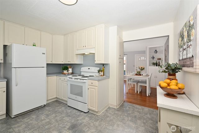 1704 Rainier Street, Sumner, WA 98390