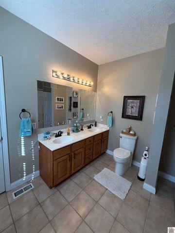 203 McKenzi Park, Benton, KY 42025