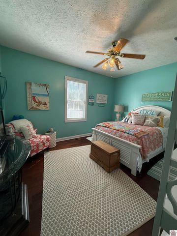 203 McKenzi Park, Benton, KY 42025