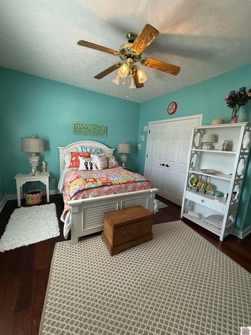 203 McKenzi Park, Benton, KY 42025