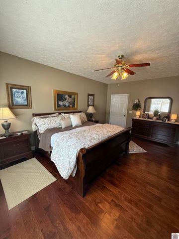 203 McKenzi Park, Benton, KY 42025