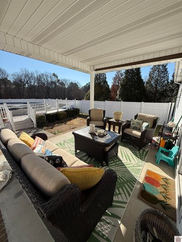 203 McKenzi Park, Benton, KY 42025