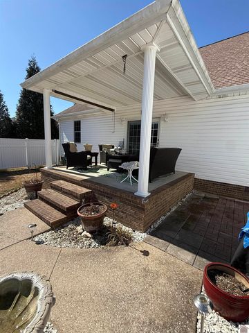 203 McKenzi Park, Benton, KY 42025