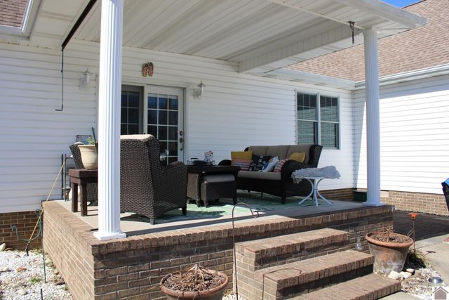 203 McKenzi Park, Benton, KY 42025