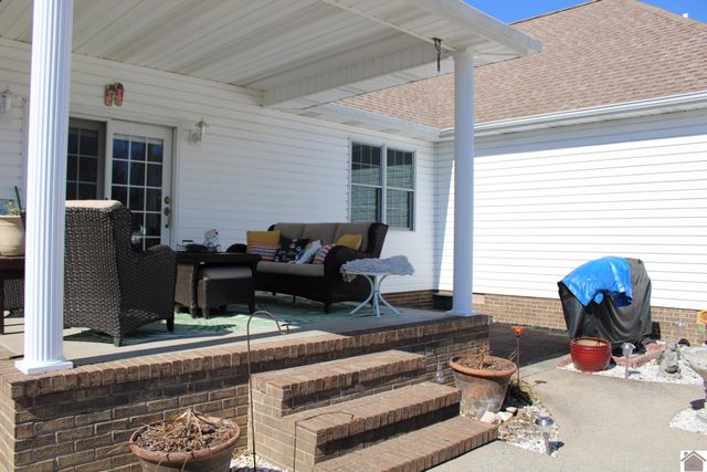 203 McKenzi Park, Benton, KY 42025