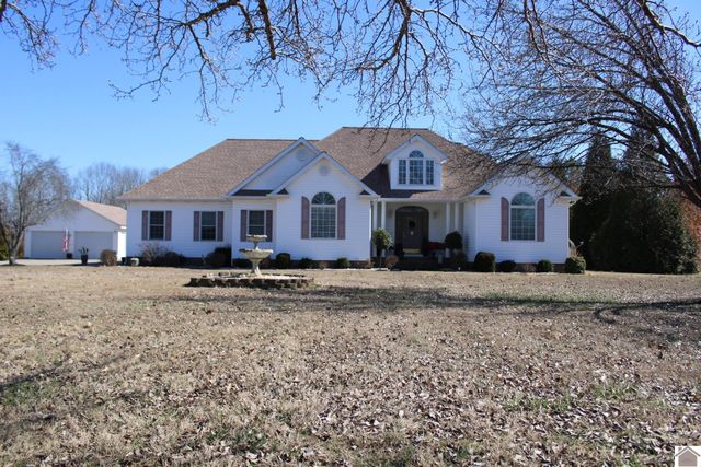 203 McKenzi Park, Benton, KY 42025