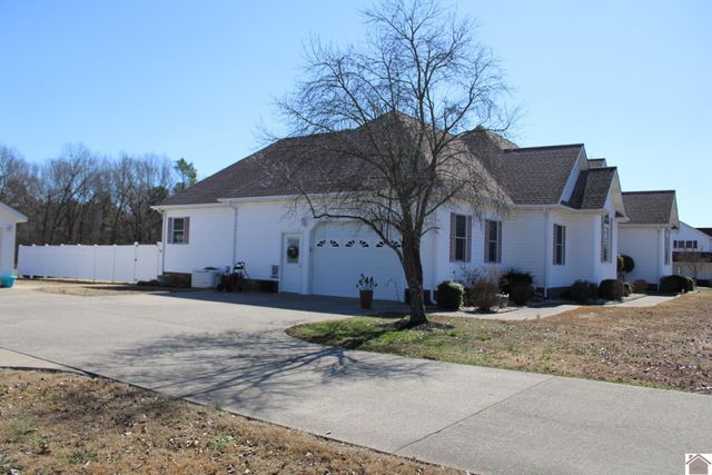 203 McKenzi Park, Benton, KY 42025