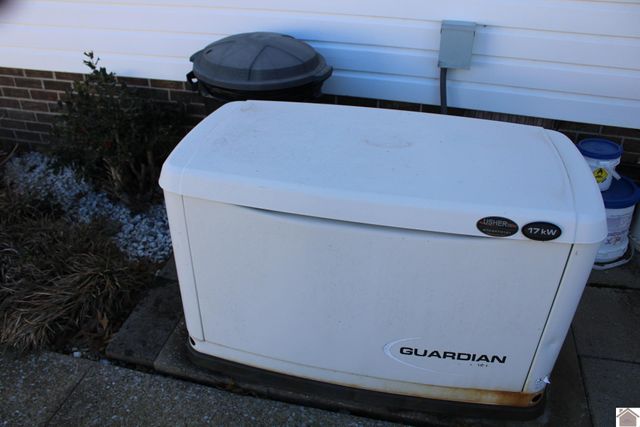 203 McKenzi Park, Benton, KY 42025