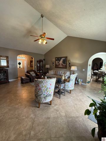 203 McKenzi Park, Benton, KY 42025