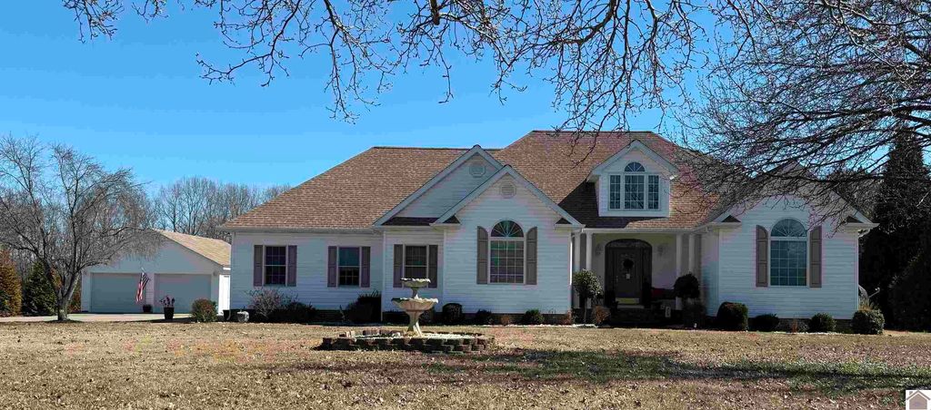 203 McKenzi Park, Benton, KY 42025