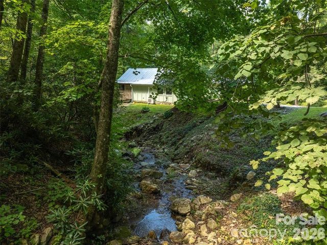 347 Blackberry Inn Road, Weaverville, NC 28787