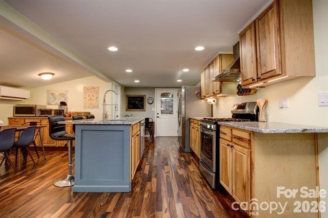 347 Blackberry Inn Road, Weaverville, NC 28787