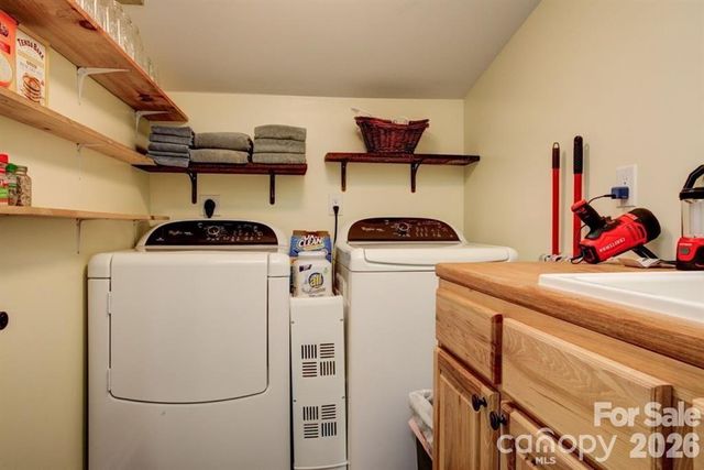 347 Blackberry Inn Road, Weaverville, NC 28787