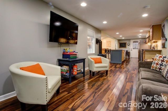 347 Blackberry Inn Road, Weaverville, NC 28787