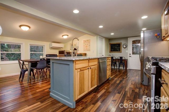 347 Blackberry Inn Road, Weaverville, NC 28787