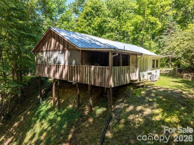 347 Blackberry Inn Road, Weaverville, NC 28787