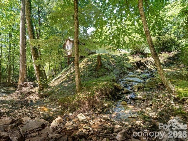 347 Blackberry Inn Road, Weaverville, NC 28787