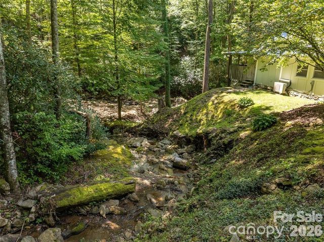 347 Blackberry Inn Road, Weaverville, NC 28787