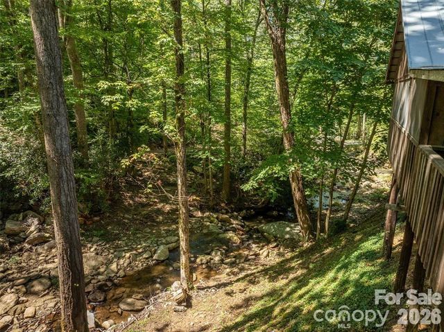 347 Blackberry Inn Road, Weaverville, NC 28787