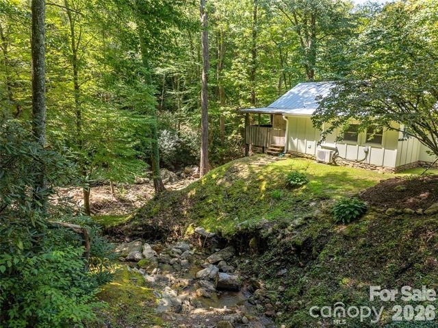 347 Blackberry Inn Road, Weaverville, NC 28787