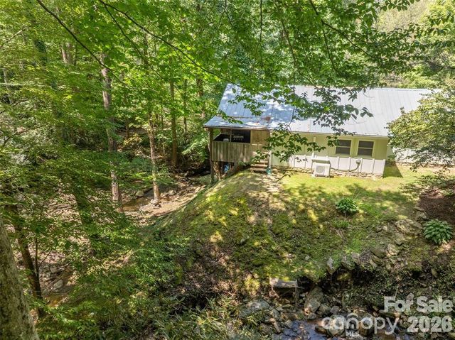 347 Blackberry Inn Road, Weaverville, NC 28787