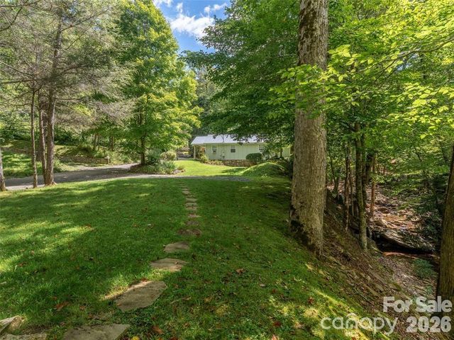 347 Blackberry Inn Road, Weaverville, NC 28787