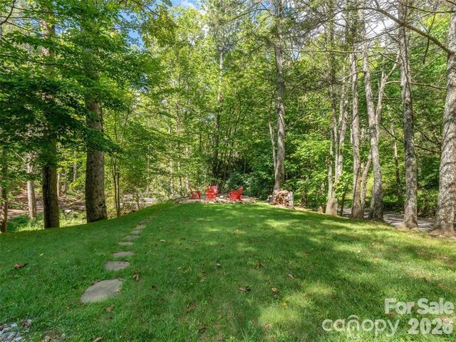 347 Blackberry Inn Road, Weaverville, NC 28787