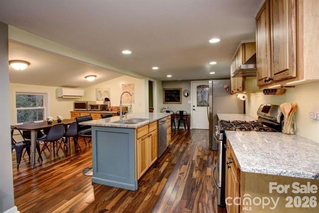 347 Blackberry Inn Road, Weaverville, NC 28787