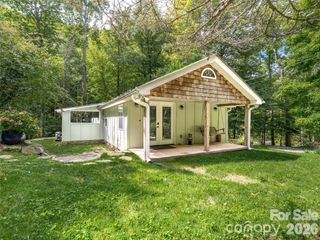 347 Blackberry Inn Road, Weaverville, NC 28787