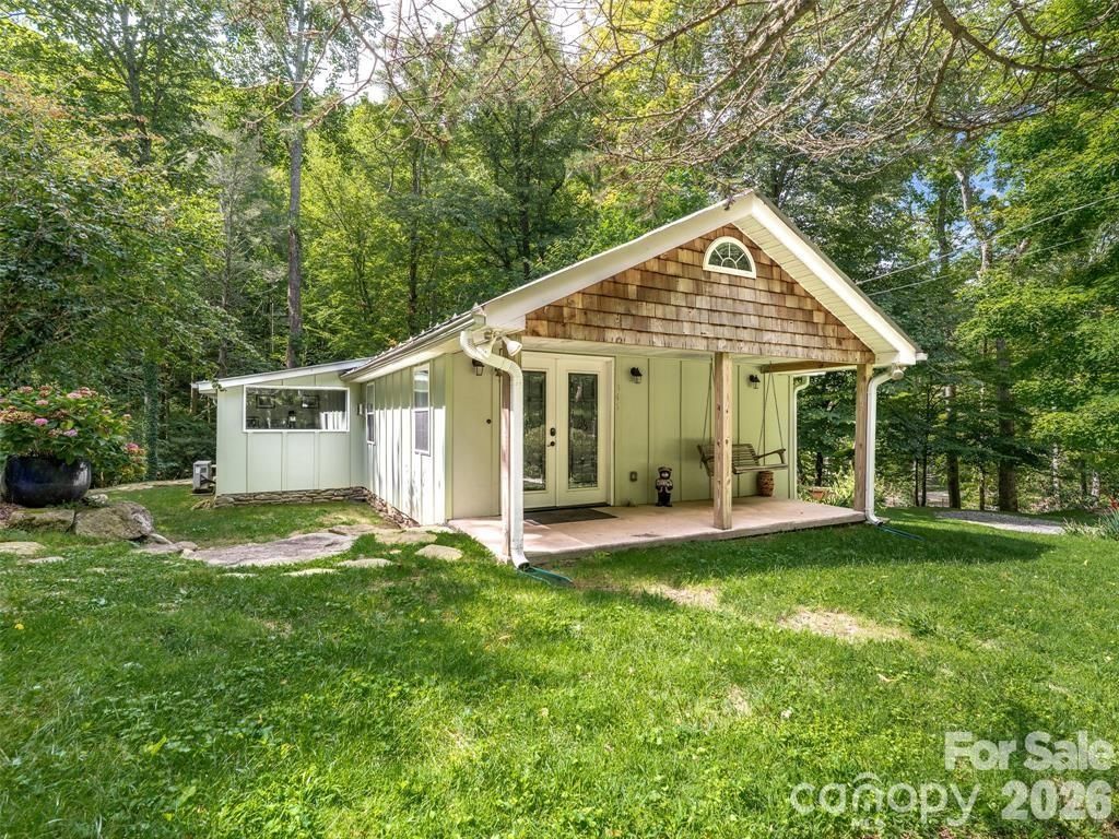 347 Blackberry Inn Road, Weaverville, NC 28787