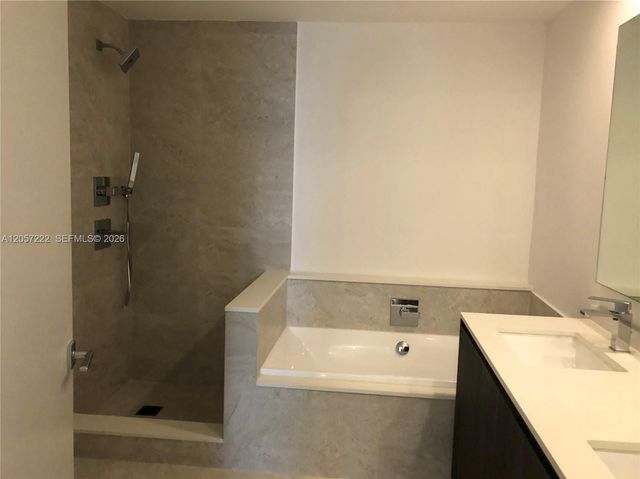 488 NE 18th St 215, Miami, FL 33132