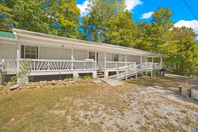428 James White Rd, Celina, TN 38551