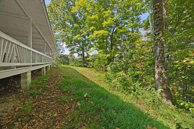 428 James White Rd, Celina, TN 38551