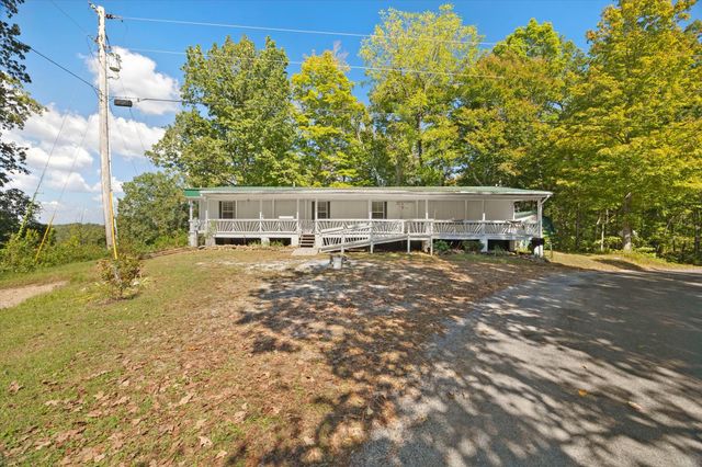 428 James White Rd, Celina, TN 38551