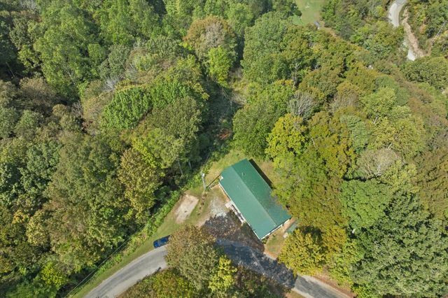 428 James White Rd, Celina, TN 38551