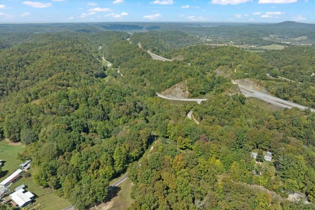 428 James White Rd, Celina, TN 38551