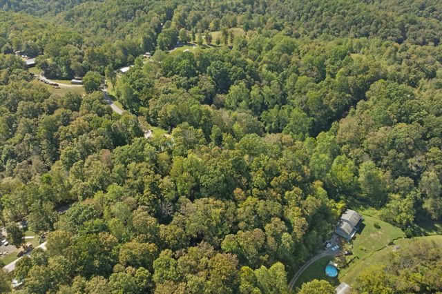 428 James White Rd, Celina, TN 38551