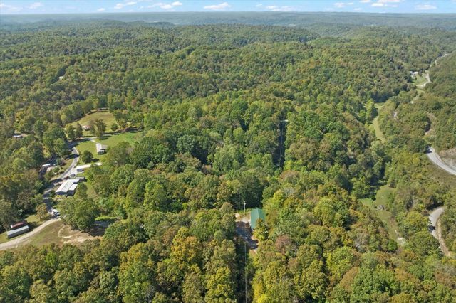 428 James White Rd, Celina, TN 38551