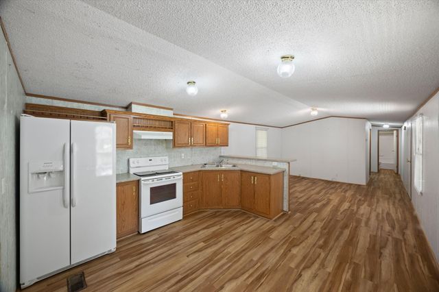 428 James White Rd, Celina, TN 38551