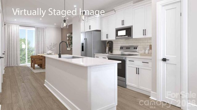 707 Silvertree Way, Charlotte, NC 28205