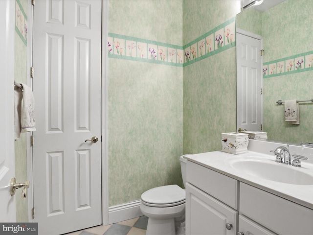 12709 GREENBRIAR RD, Potomac, MD 20854