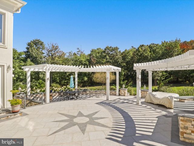 12709 GREENBRIAR RD, Potomac, MD 20854