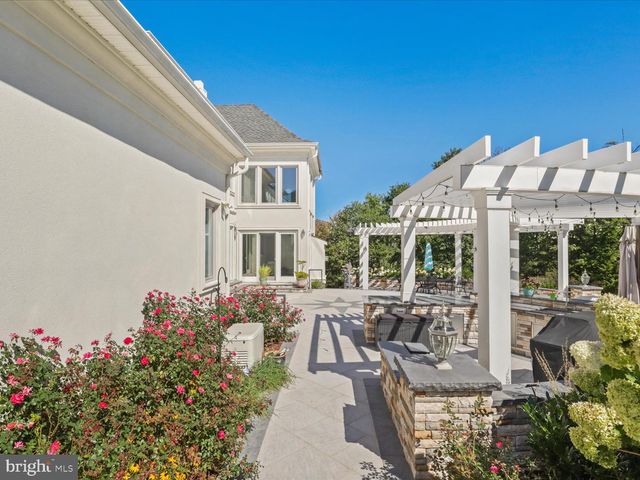 12709 GREENBRIAR RD, Potomac, MD 20854