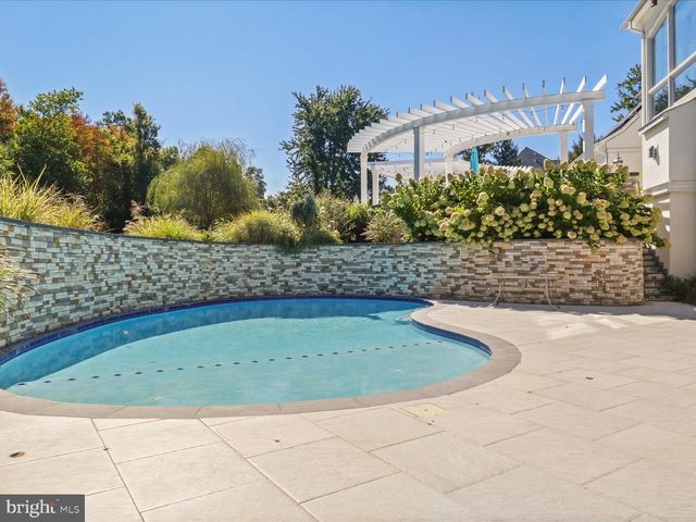 12709 GREENBRIAR RD, Potomac, MD 20854