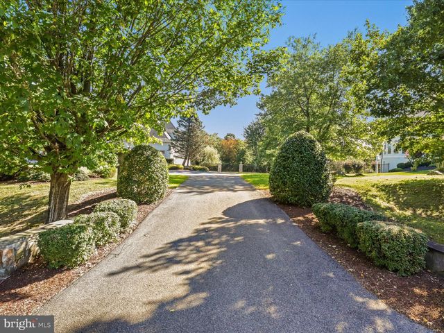 12709 GREENBRIAR RD, Potomac, MD 20854