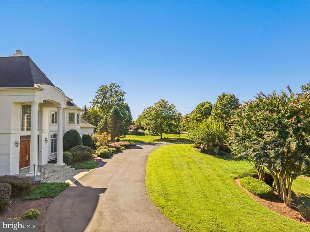 12709 GREENBRIAR RD, Potomac, MD 20854