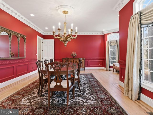 12709 GREENBRIAR RD, Potomac, MD 20854