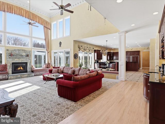 12709 GREENBRIAR RD, Potomac, MD 20854