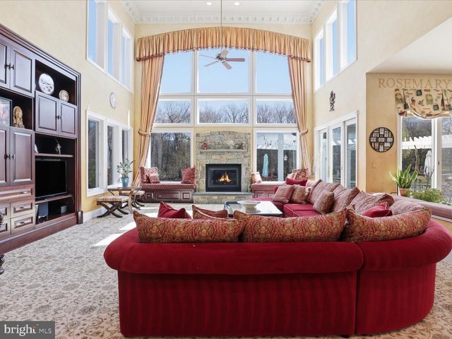 12709 GREENBRIAR RD, Potomac, MD 20854