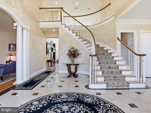 12709 GREENBRIAR RD, Potomac, MD 20854